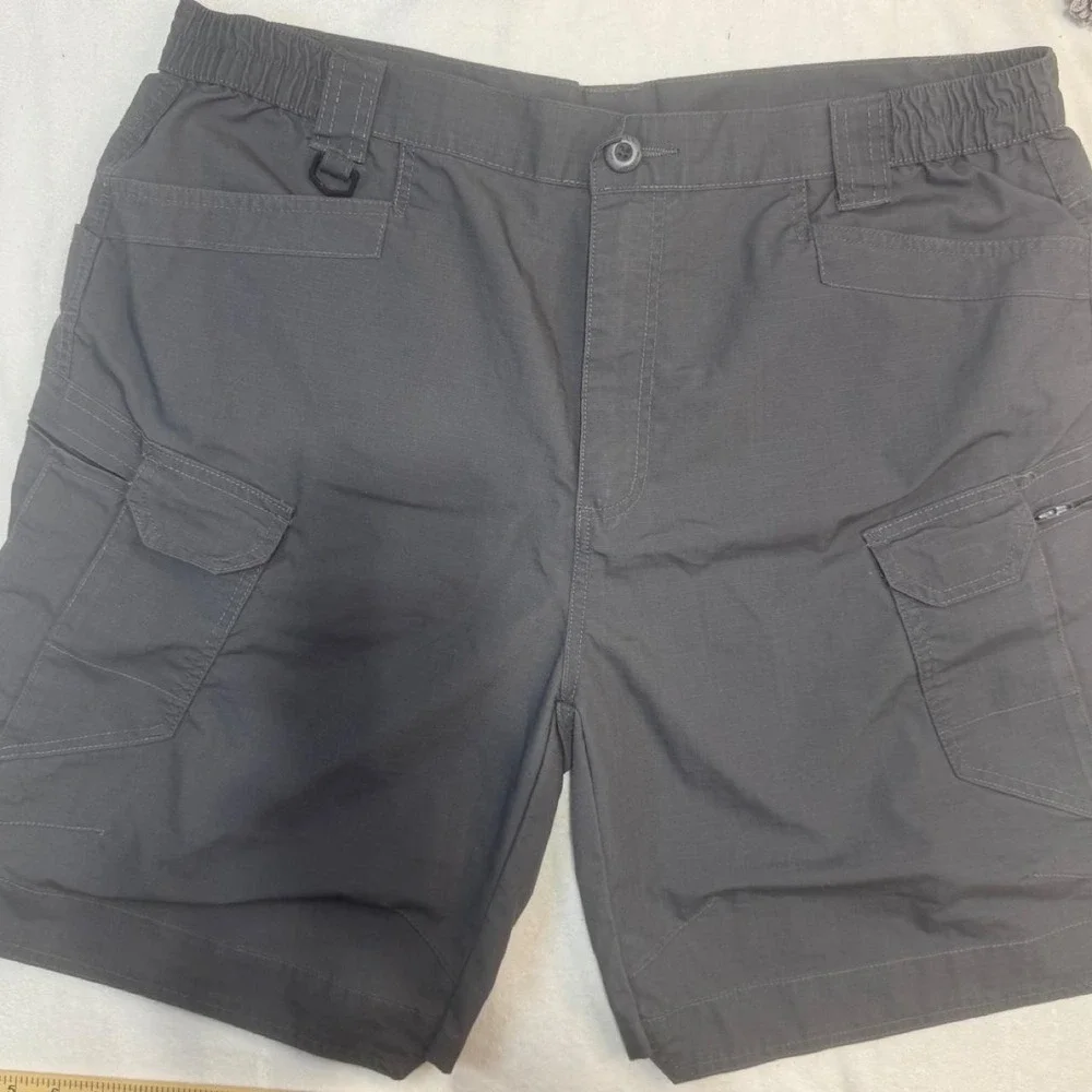 N/A men gray